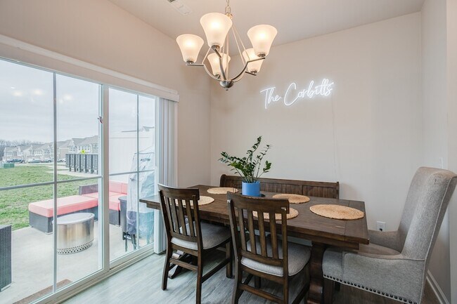 Building Photo - 1232 Savannah Ave