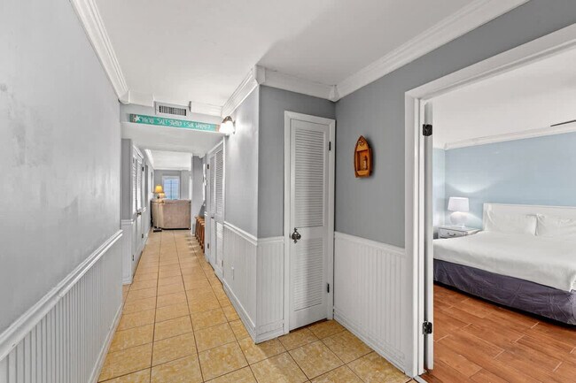 Building Photo - 8743 Thomas Dr