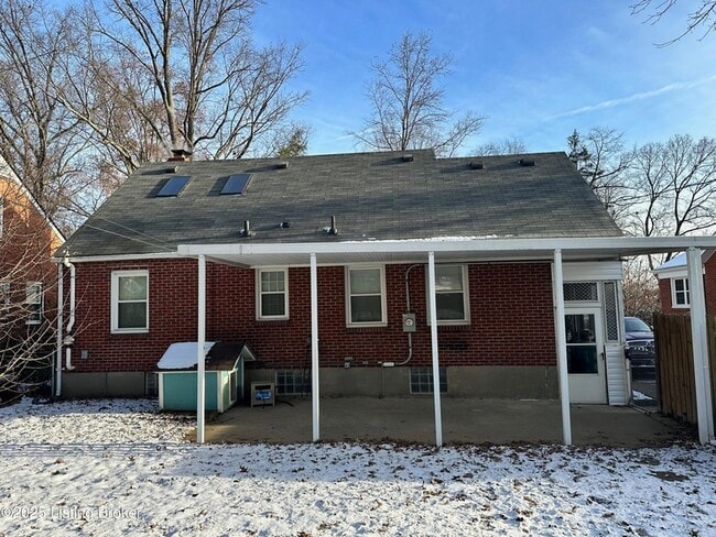 Building Photo - 332 E Esplanade Ave