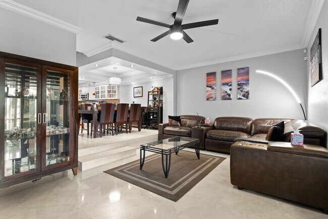 Building Photo - 9119 Limetree Ln