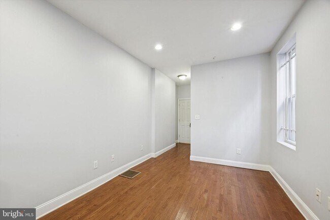 Building Photo - 1625 Edgley St