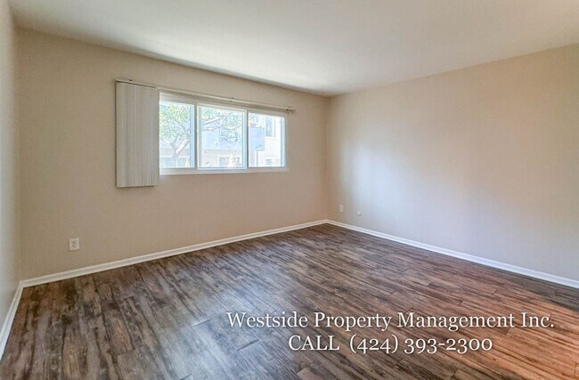 Building Photo - 425 E Tamarack Ave