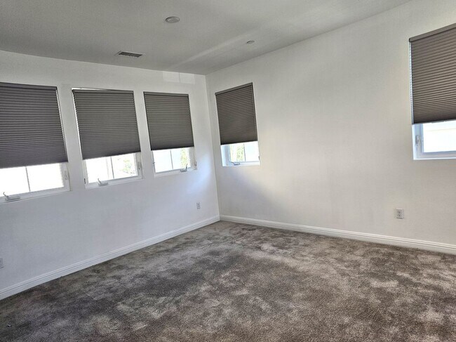 Building Photo - 20841 Acorn Cir