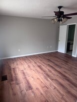 Building Photo - 1456 Flintwood Dr