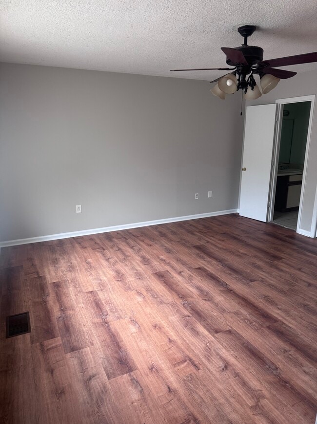 Building Photo - 1456 Flintwood Dr