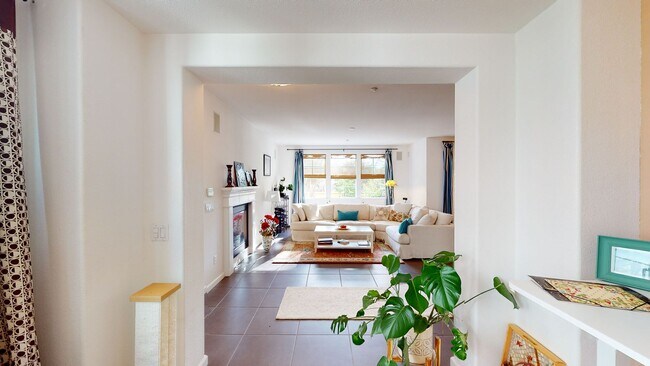 Building Photo - Beautiful Mediterranean-style Livermore Condo!