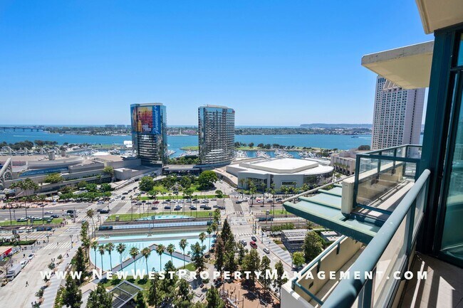 Building Photo - Spectacular Marina District 3-Bedroom Pent...