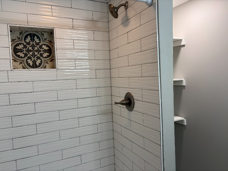 Building Photo - 4919 Fuller Dr