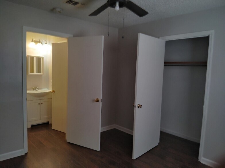 Building Photo - 3705 Brickmont Dr