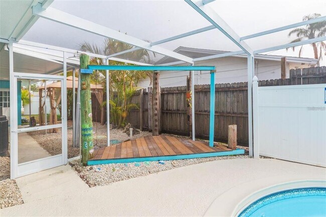Building Photo - 4643 Bay Crest Dr