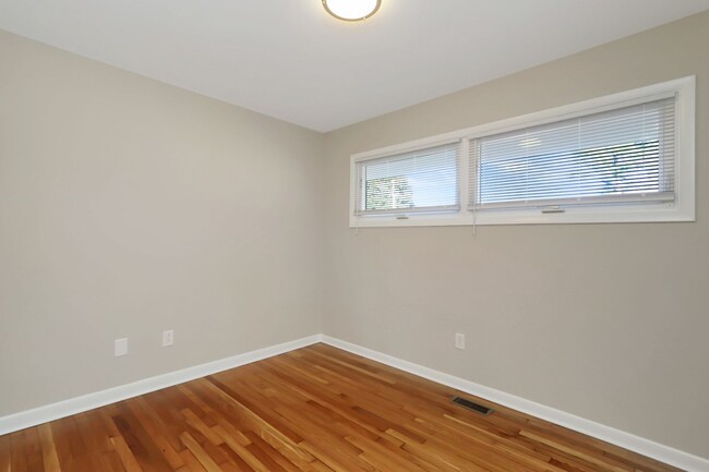 Building Photo - 11 Sandpiper St
