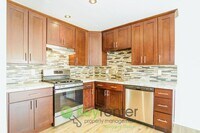 Building Photo - Updated 3 Bedroom Single Level Condo in La...