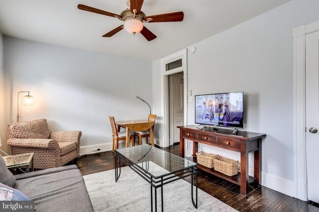 Building Photo - 1211 33rd St NW