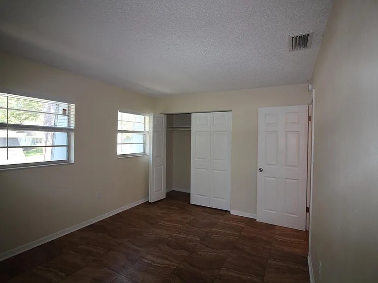 Building Photo - 2567 SE 15th Ave