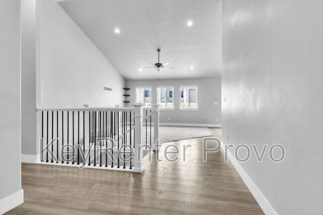 Building Photo - 1226 N 150 E