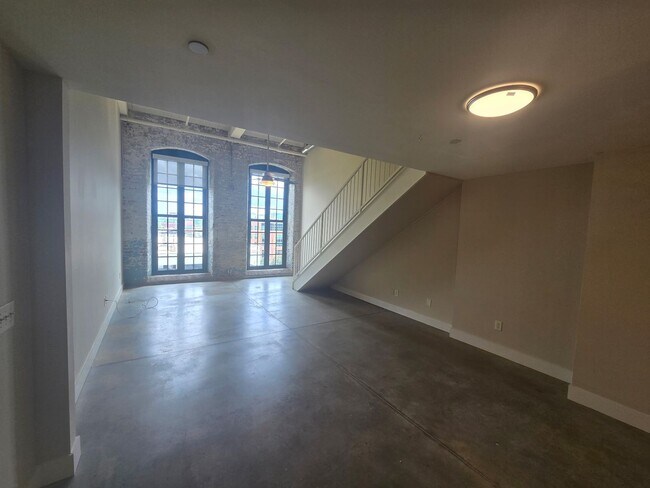 Building Photo - Welcome to Eagle and Phenix Condominiums!