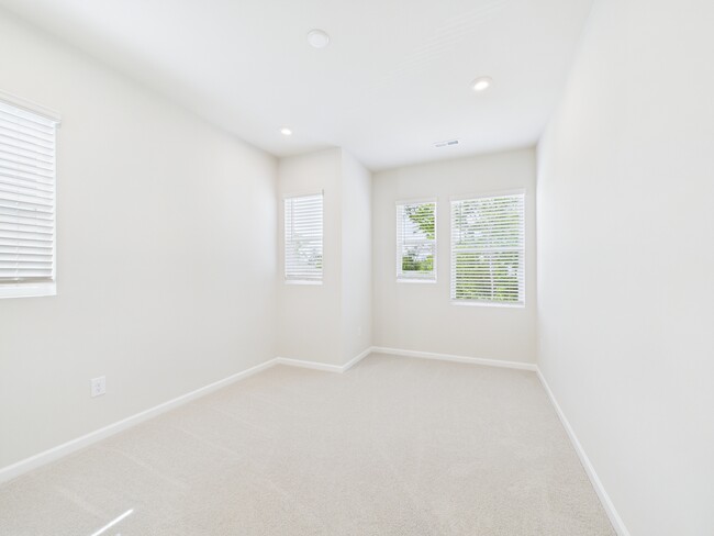 Building Photo - 3022 Hutton Gdns Ln