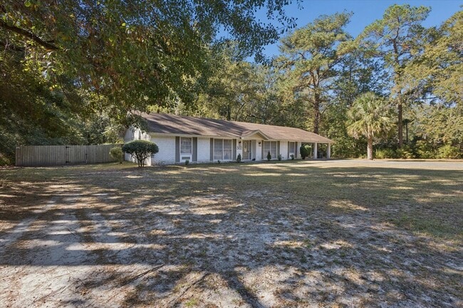 Building Photo - MOVE-IN READY! (Pet Friendly)