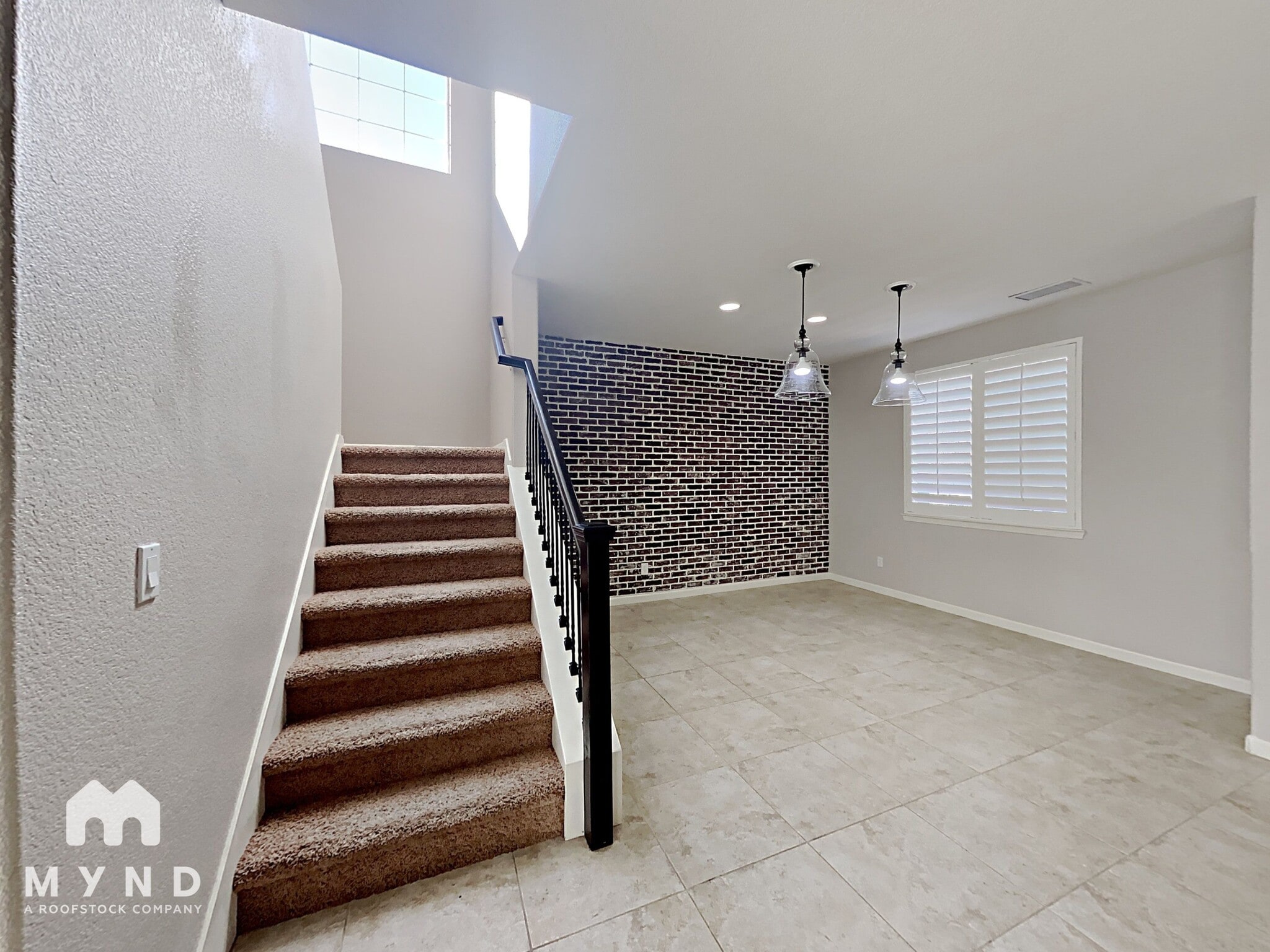 Building Photo - 10772 Grayslake Dr