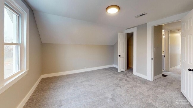 Building Photo - Old Brooklyn Area - 3 Bedrooms - Single Fa...