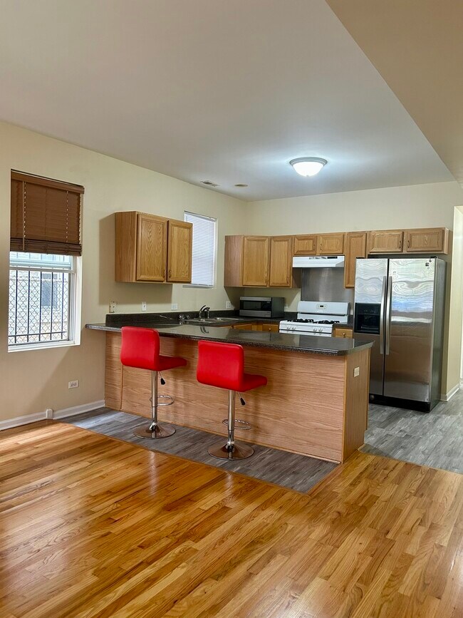 Building Photo - 1509 N Talman Ave