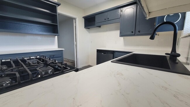 Building Photo - 515 Gayclifee Terrace