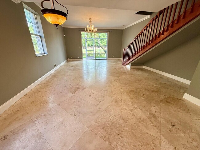 Building Photo - 1402 Veracruz Ln