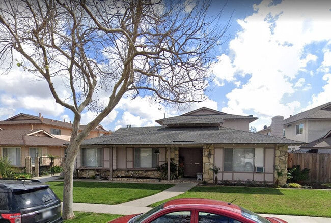 Building Photo - 2636 W. Juniper St.