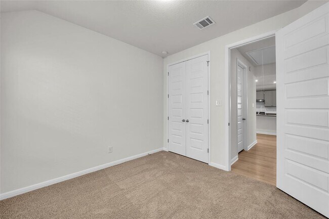 Building Photo - 113 Charro Ct