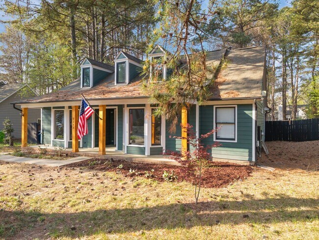 Building Photo - Charming 3BR Home with Large Private Yard Near Downtown Raleigh