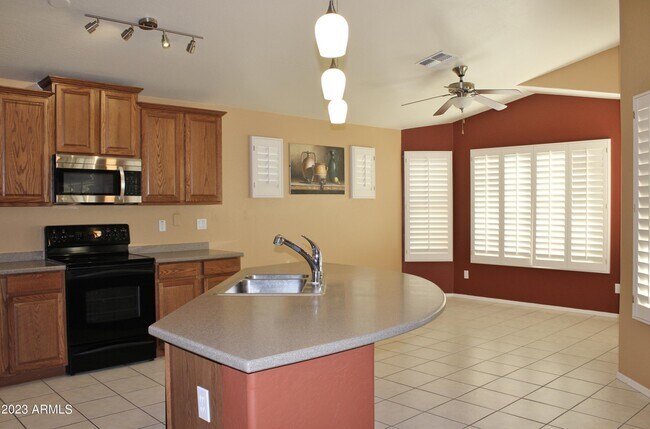 Building Photo - 17839 W Crocus Dr