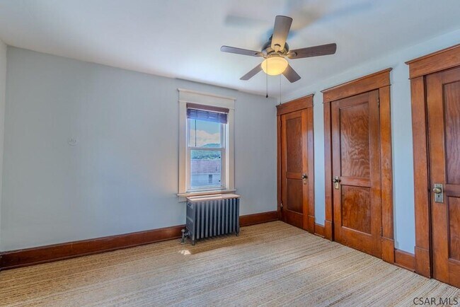 Building Photo - 222 Strayer St