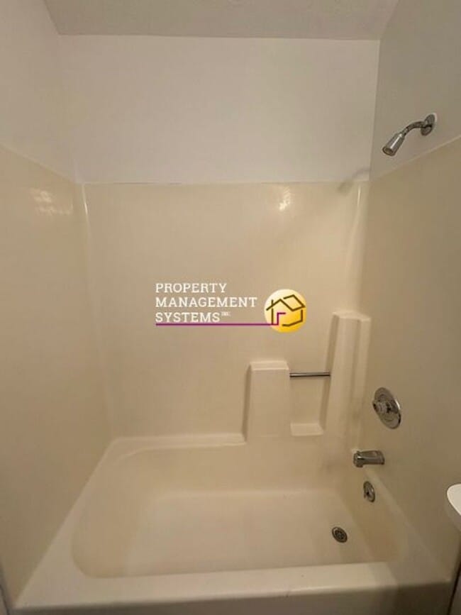 Building Photo - 2 Bedroom Condo in Taylorsville!