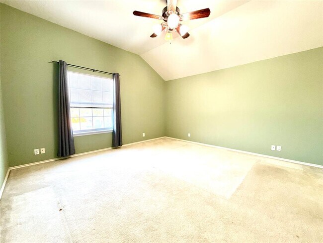Building Photo - 13720 Greinert Dr