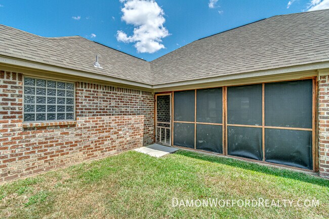 Building Photo - 117 Millhouse Drive