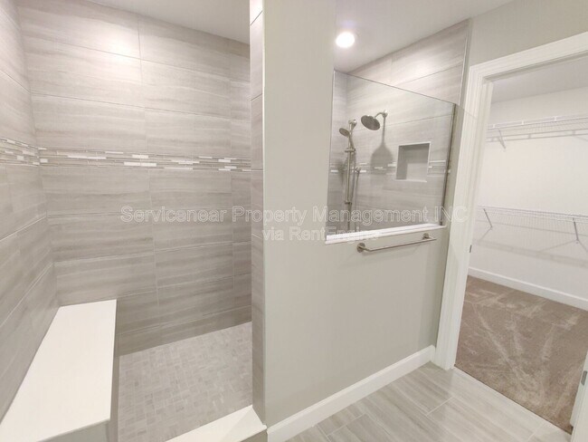 Building Photo - 6211 Baywood Ct