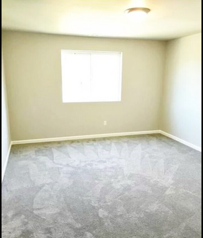 Building Photo - 2375 SE Kelby Cir