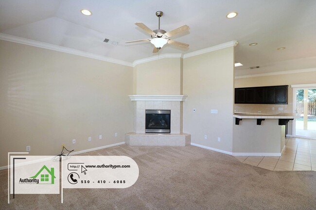 Building Photo - 2631 Queens Way