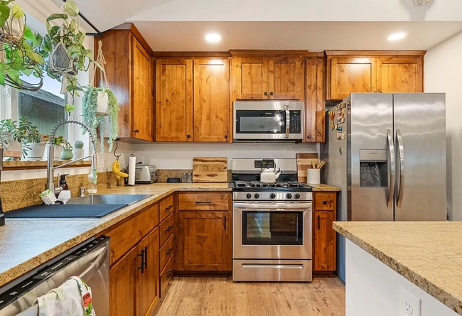 Building Photo - 526 Nicholas Lee Dr