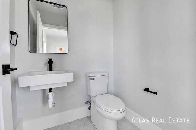 Building Photo - 6643 W 52nd Dr