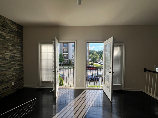 Building Photo - 7002 Reedybrook Crossing