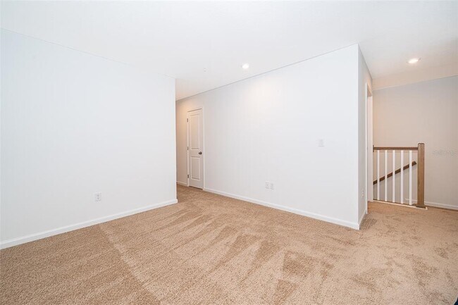 Building Photo - 9811 Walkway Dr