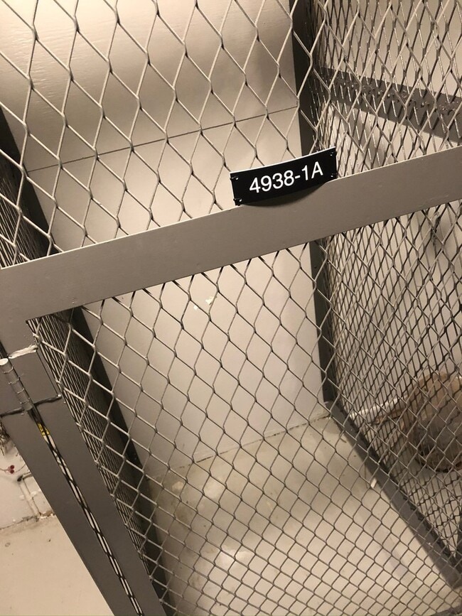 Building Photo - 4938 N Leonard Dr