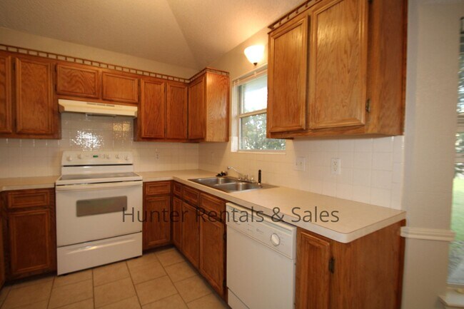 Building Photo - 4001 Tallwood Dr