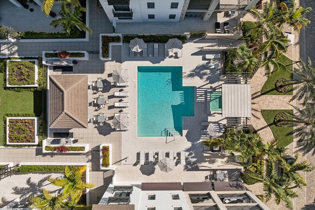 Building Photo - 1135 3rd Ave S