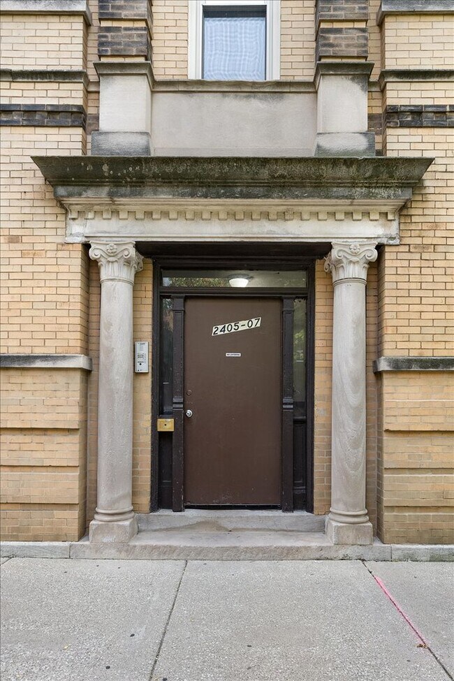 Building Photo - 2405 W McLean Ave