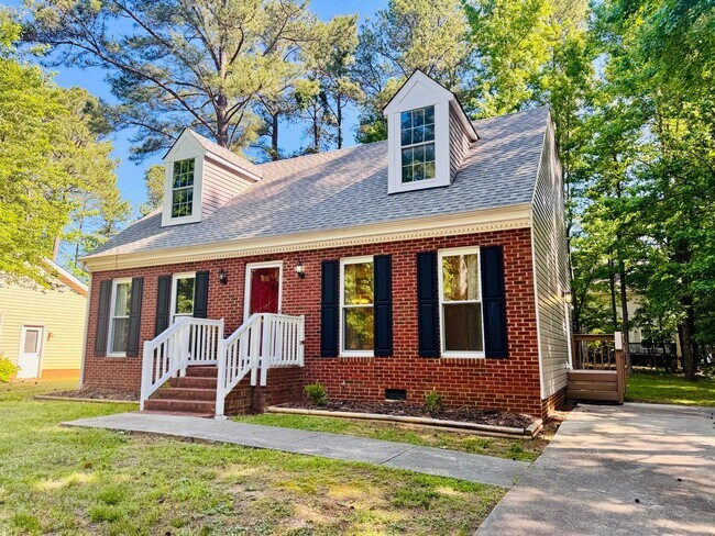 Building Photo - Minutes to Downtown Wake Forest