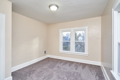 Building Photo - Large Firestone 4 Bed Brick Home