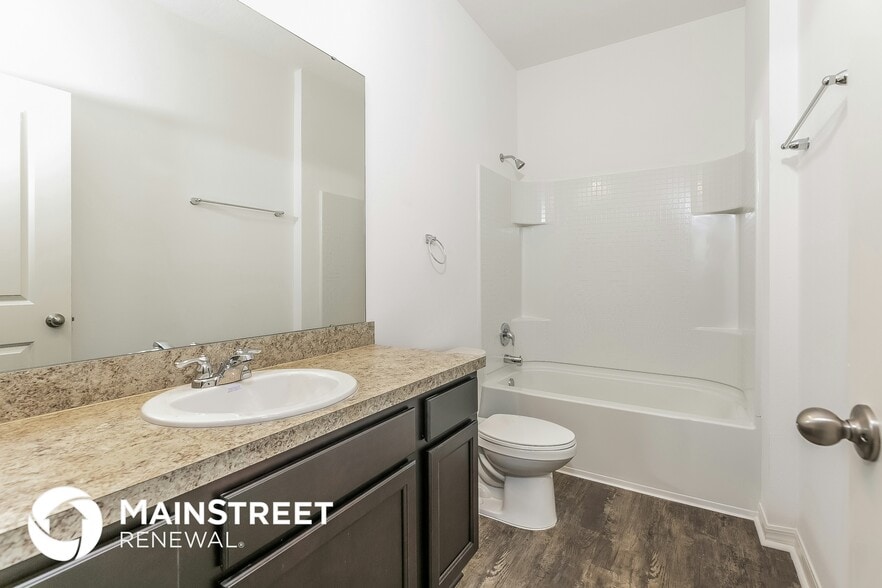 Building Photo - 194 Hidden Lk Lp