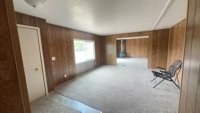 Building Photo - 829 W Harbeck Rd